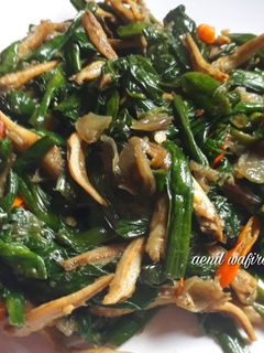 Foto resep Tumis genjer teri pedas