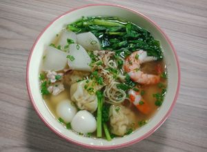 Hình của món Mì hoành thánh.