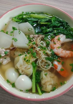 Hình của món Mì hoành thánh.