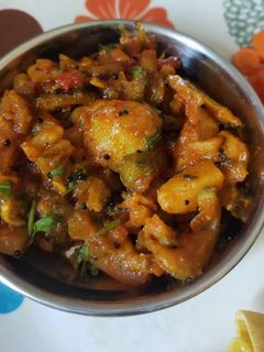 કારેલા બટાકા નું શાક (Karela Bataka Shak Recipe In Gujarati) રેસીપી મુખ્ય ફોટો