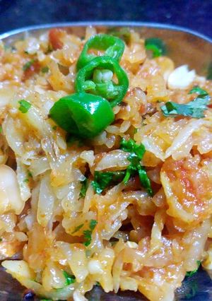 A picture of Aloo lachhe wali khichdi.