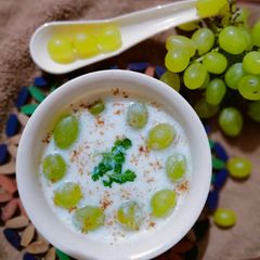 A picture of Grapes raita.