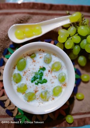 A picture of Grapes raita.