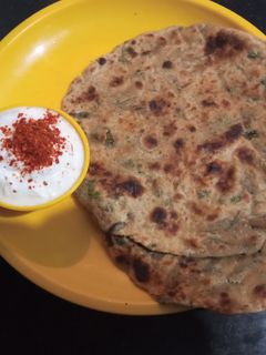 मेथी के थेपले (methi ke theple recipe in Hindi) रेसिपी मुख्य फोटो