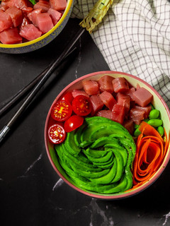 Una foto de Poke bowl de atún bajo en calorías!!