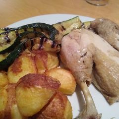 A picture of Auntie's Steamed Chicken.