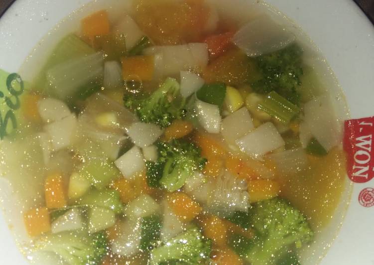 Bagaimana Membuat Sup Wortel Jagung Sayur yang Bikin Ngiler