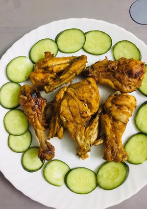 A picture of Three spices steam chicken Roast.