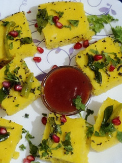 बेसन ढोकला (besan dhokla recipe in Hindi) रेसिपी मुख्य फोटो