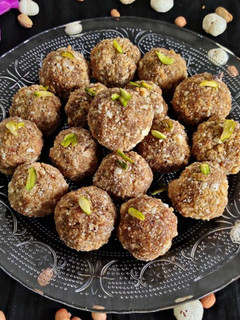 A picture of Peanut ladoo recipe.