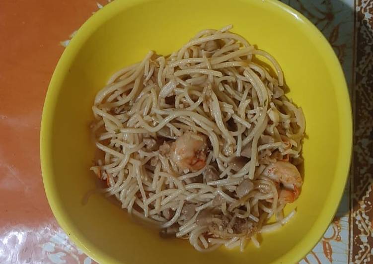 Easiest Way to Make Perfect Prawn Garlic Spaghetti