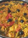 Paella de pollo y verduras