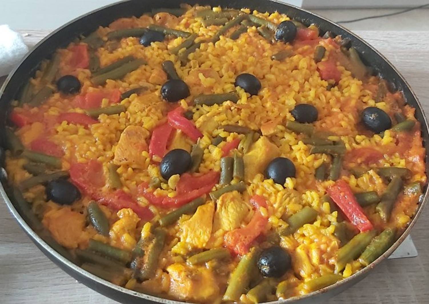 Paella de pollo y verduras Receta de Triz Moreno Cookpad