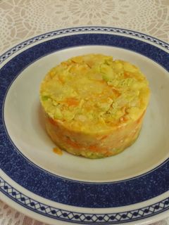 Una foto de 🇷🇺 Ensaladilla "rusa" de aguacate vegana