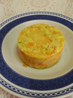 Una foto de 🇷🇺 Ensaladilla "rusa" de aguacate vegana