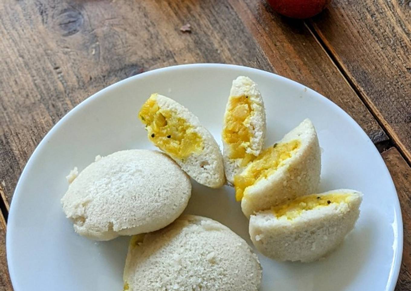 Red potato stuffed idlis