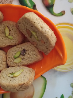 ઘઉં ના લોટ ના બિસ્કિટ(wheat's biscuits recipe in gujarati) રેસીપી મુખ્ય ફોટો