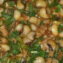 A picture of Porridge beans in beef stock.