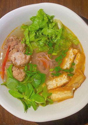 Hình của món Bún gạo lứt canh xương hầm.
