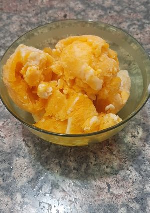 A picture of Mango icecream.
