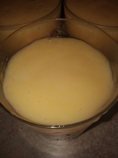 मैंगो शेक/मैंगो स्मूदी (Mango shake / Mango smoothie recipe in Hindi) रेसिपी मुख्य फोटो