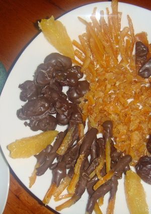 A picture of Orange peels- dates and raisins chocolate candy.