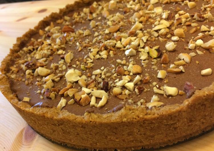 Torta mousse de chocolate e castanha