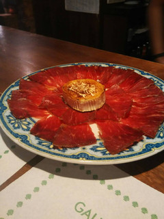 Una foto de Cecina con rulo de cabra