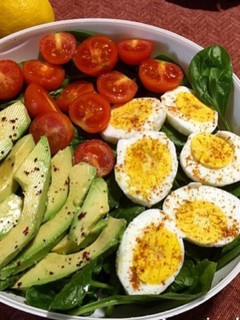 Foto di Insalata di avocado e uova