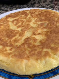 Una foto de Tortilla de patatas con cebolla