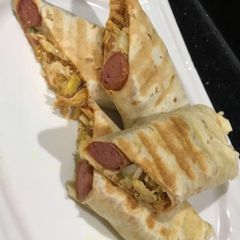 A picture of Classic chicken shawarma.