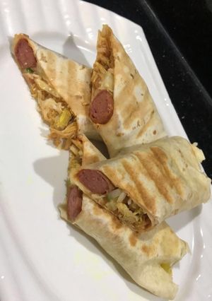 A picture of Classic chicken shawarma.