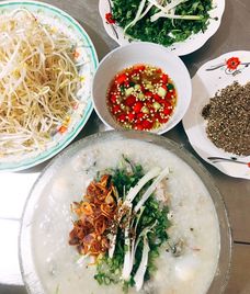 cháo thịt heo nấm rơm