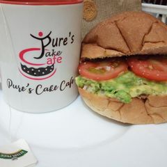A picture of Easy Avocado and Tomato Bun.