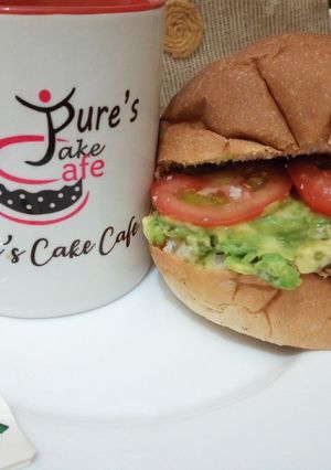 A picture of Easy Avocado and Tomato Bun.