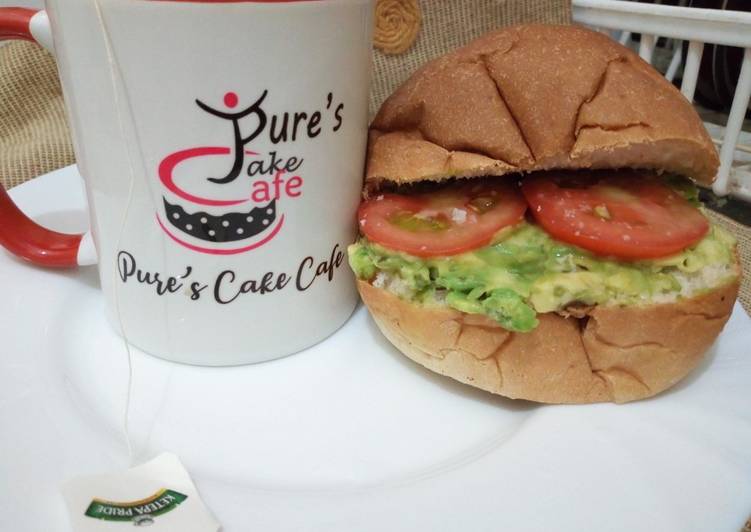 Easy Avocado and Tomato Bun