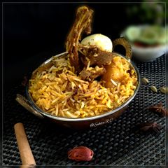 A picture of Kolkata Special Mutton Dum Biryani.
