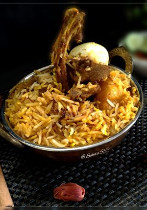 A picture of Kolkata Special Mutton Dum Biryani.
