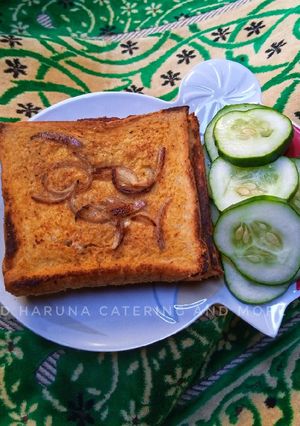 A picture of French toast.