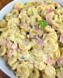 One-Pot Pasta com Fiambre e Alho-Francês