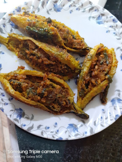 बेसन वाले भरवा करेले (besan wale bharwa karele recipe in Hindi) रेसिपी मुख्य फोटो