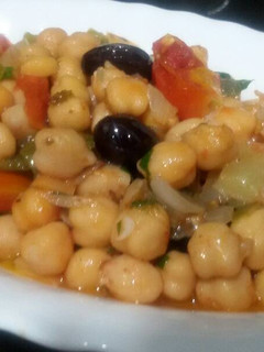 Una foto de Ensalada templada de garbanzos