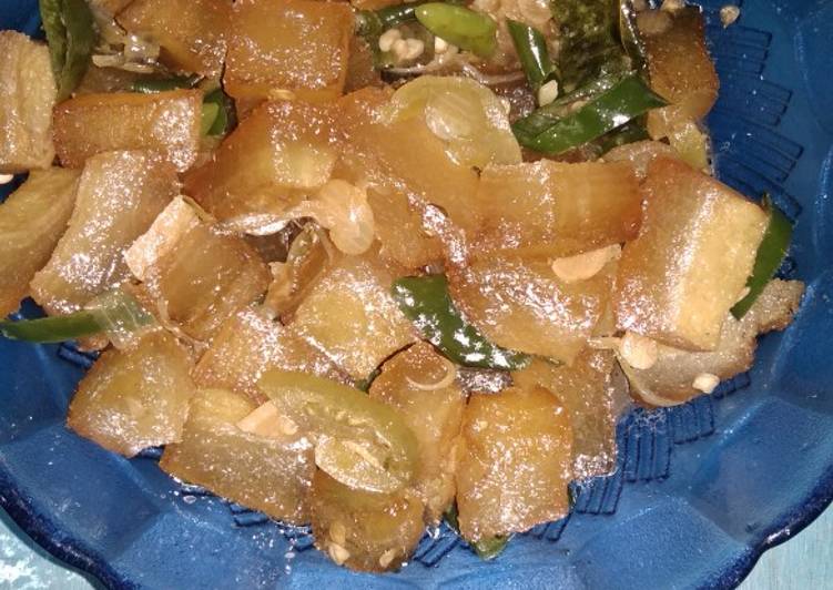 Tumis kikil cabe ijo