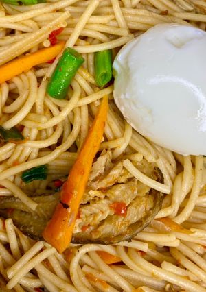 A picture of Fish stir fry pasta.