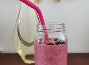 Una foto de Smoothie de moras con kefir