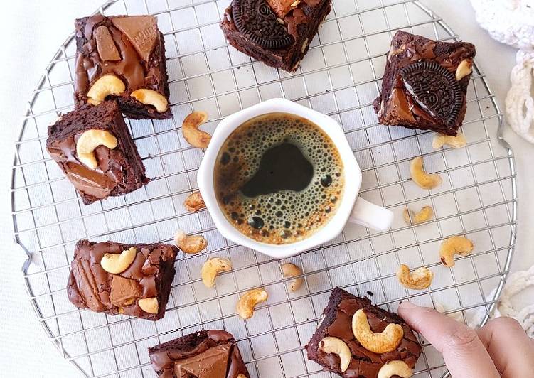 Cashew Silver Queen Brownies