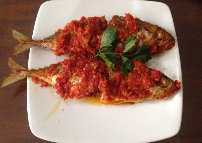 Resep Ikan Kembung Balado Oleh Nissa Anjani - Cookpad