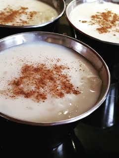 Una foto de Arroz con leche cremoso