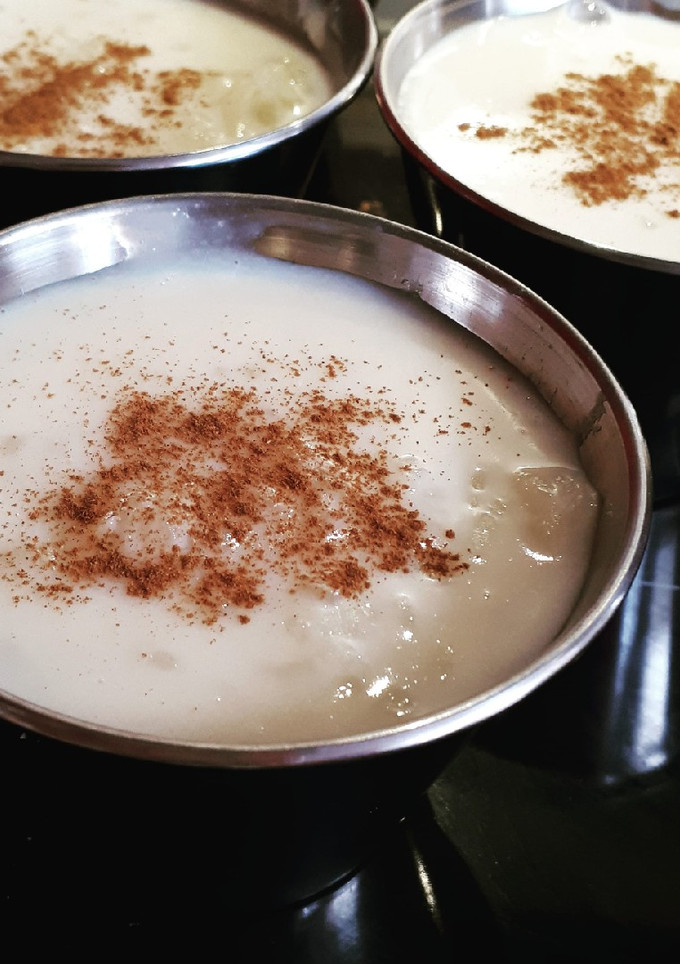 Una foto de Arroz con leche cremoso