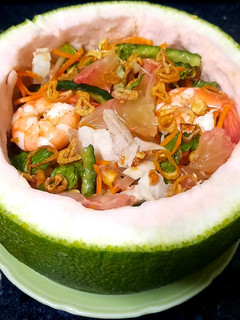 Hình của món Gỏi bưởi tôm thịt.